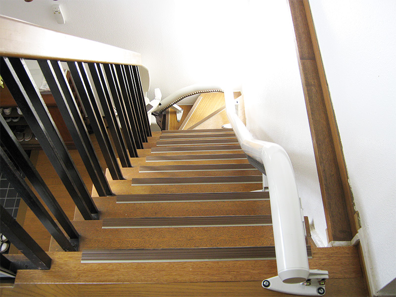階段昇降機　屋内直線型